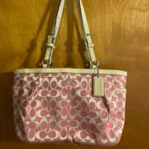 Coach Signature Gallery Tote East/West #F17726